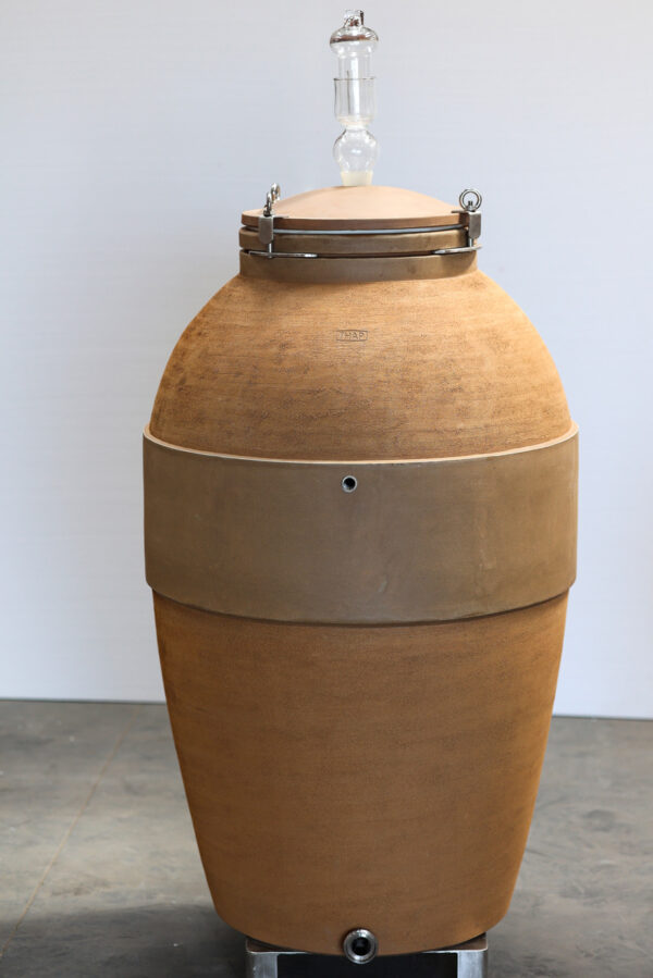THAP amphora with terracotta lid